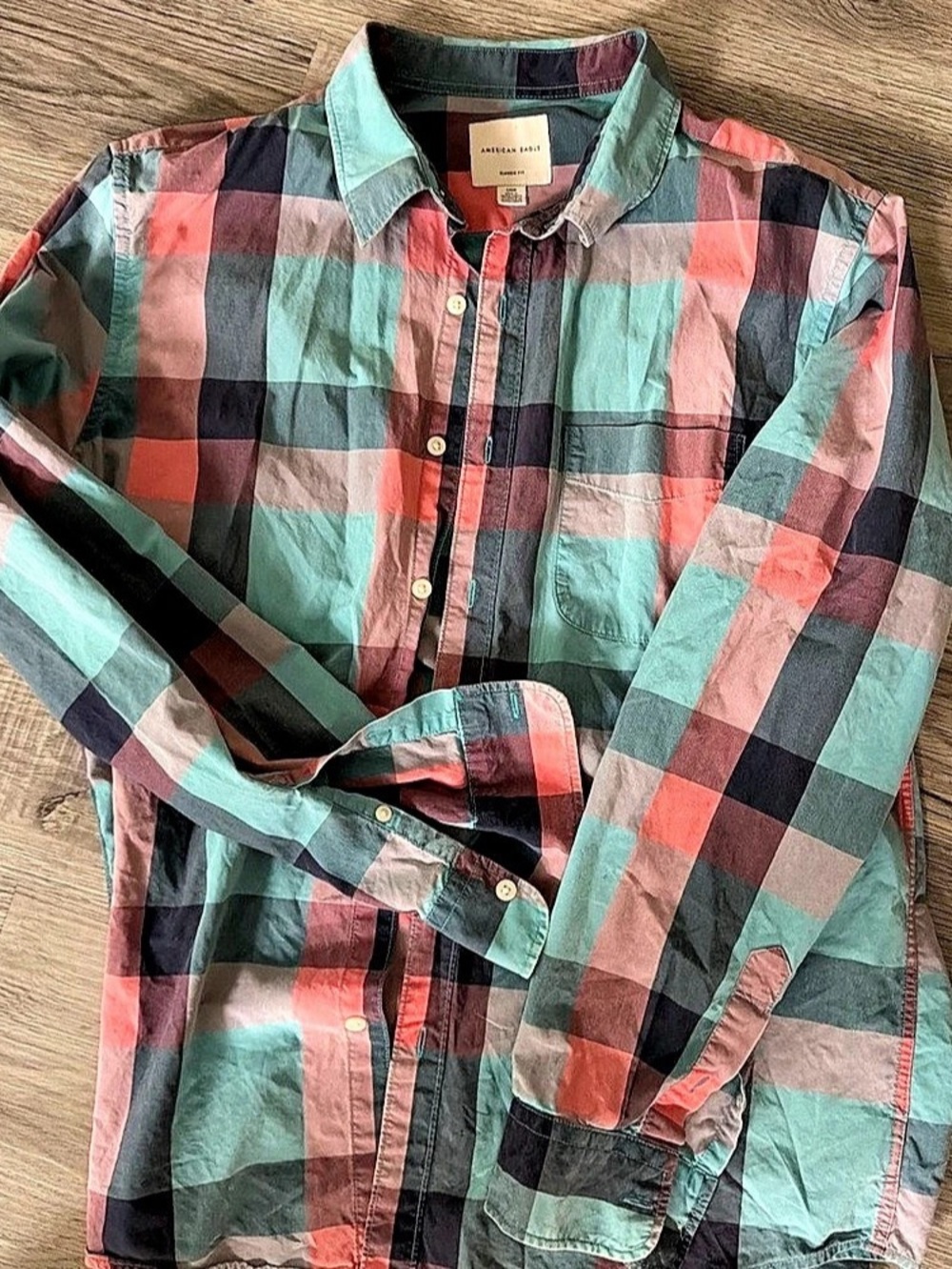 American Eagle Classic Fit Plaid Cotton Shirt in Green & Red Size Large
